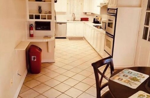 Tougaloo Casa | BRINGING MIAMI TO JACKSON MISSISSIPPI.