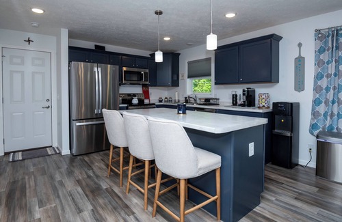 Sister Lakes Casa | Charming 4-bedroom house with AC and WiFi in Dowagiac