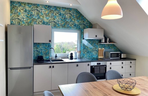 Balatonalmadi Apartamento | Brisa Balaton - modern apartment w/lake view