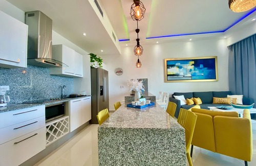Juan Dolio - El Pueblo Apartamento | Brisa Marina☀️ Beach-Pools-Wifi-Gym- Games- Parking