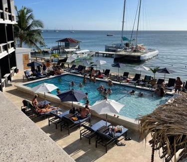 Antoneys Cay Hotel | Brisas Del Mar Beach + Dive Resort