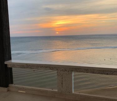 Antoneys Cay Hotel | Brisas Del Mar Beach + Dive Resort