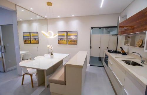 Mariscal Apartamento | Brisas do Sul 102 - Excelente apartamento 2 quartos com vista mar - Finamente mobiliado e decorado - À poucos metros da praia - (Consultar serviços de roupa de cama e banho)