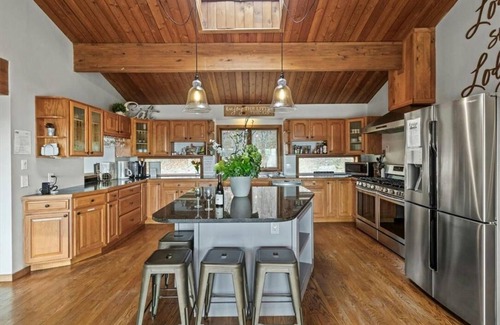 Bristol Hills Cabina | Bristol Lights Lodge - Unbelievable Mountain View on 12 acres!
