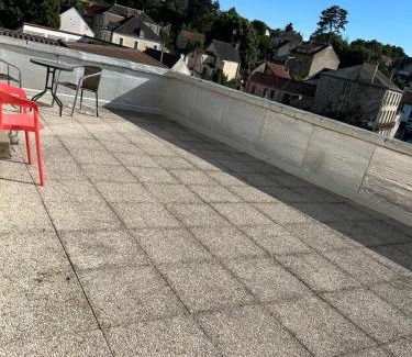 Neris-les-Bains Apartamento | Bristol Manor N20 terrasse cuisine et chambre