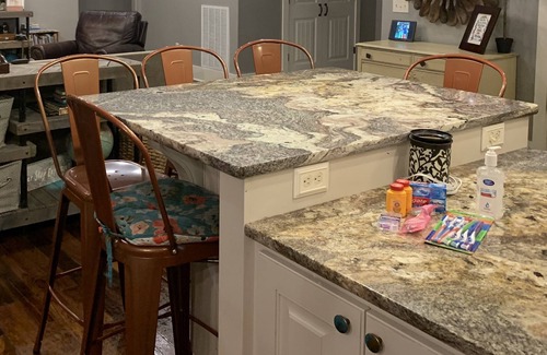 Bristol Casa | Hermoso artesano moderno cerca de Bristol Motor Speedway y Holston River Fishing