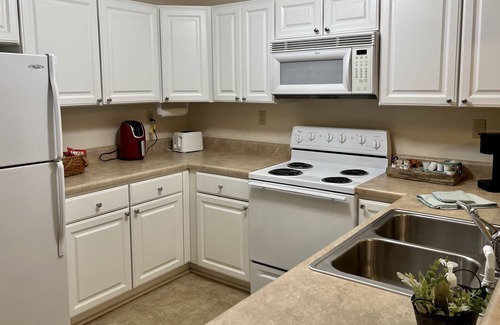 Bluff City Condominio | Bristol Raceday Center Condo gated parking