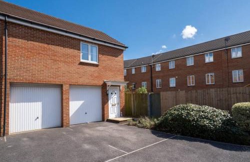 Cribbs Causeway Apartamento | Bristol's Coach House - 2 Bedroom Detached Apartment with Secure Parking