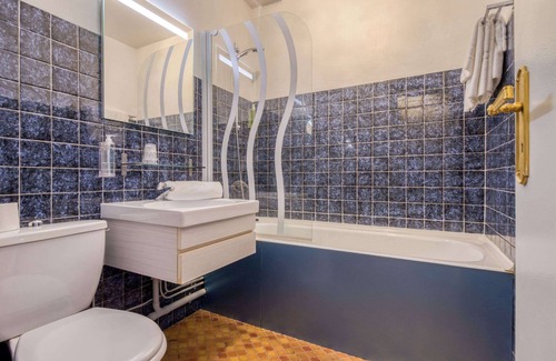 Saint-Hilaire-du-Harcouet Hotel | Brit Hotel Le Cygne
