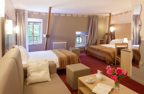 Chinon Hotel | Brit Hotel Chinon le Lion d'Or
