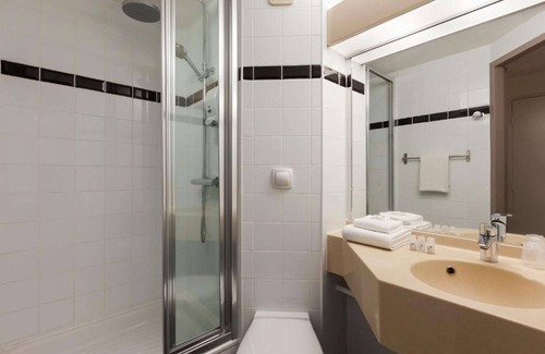 Longueau Hotel | Brit Hotel Confort Amiens