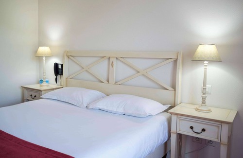 Nogent-le-Rotrou Hotel | Brit Hotel Du Perche