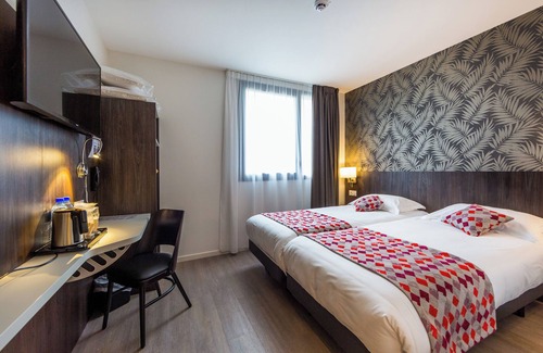 Ploermel Hotel | Brit Hotel - Hotel de l'Hippodrome