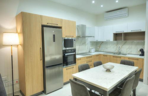 Floriana Apartamento | Britannia Suites, charming 2 bedroom flat JCAS2
