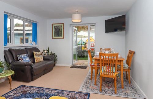 Brixham Casa | Brixham Breeze Cabin