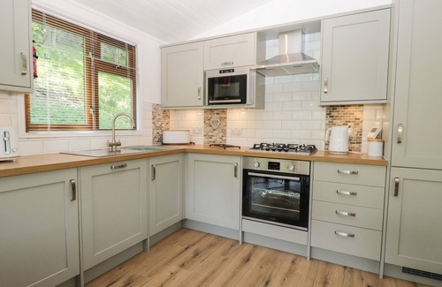 Troutbeck Cabaña | BROAD OAK LODGE, family friendly, with hot tub in Windermere