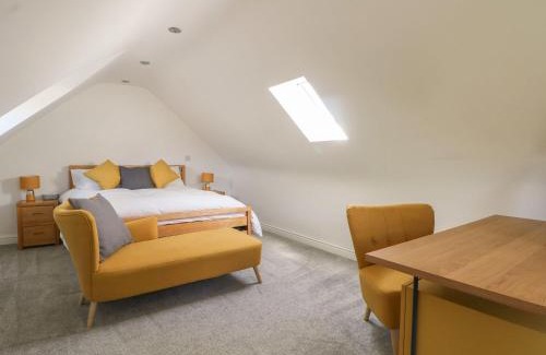 Shalford Casa | Broadford Barn - Barn conversion in picturesque village
