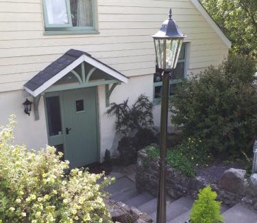Pembroke Casa | Broadhaven Cottage, Freshwater East, Pembs