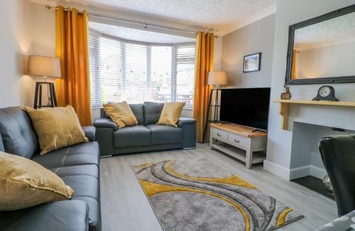 Lincoln Casa | Broadway Cottage