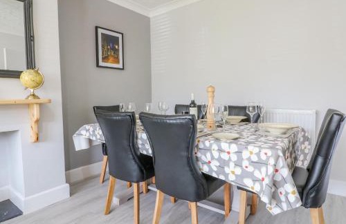Lincoln Casa | Broadway Cottage