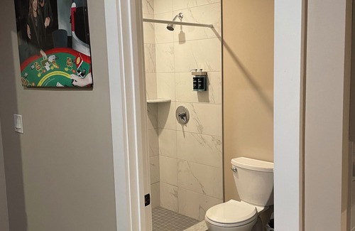 Everett Hotel | Broadway & Main Hotel