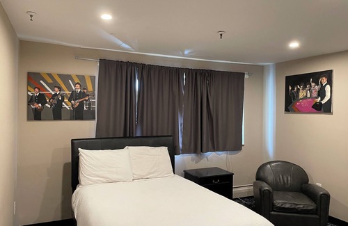 Everett Hotel | Broadway & Main Hotel