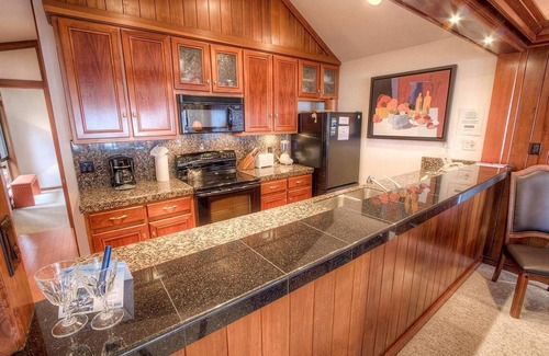 Brockway Condominio | Brockway Beachside Bungalo 3 Bedroom Home by RedAwning