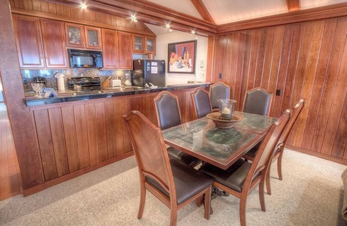 Brockway Condominio | Brockway Beachside Bungalo 3 Bedroom Home by RedAwning