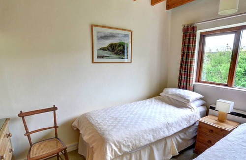 Llanfyrnach Casa | Sentado en su propio gran jardín cerrado, el bungalow adosado de 2 dormitorios cerca de Cardigan es