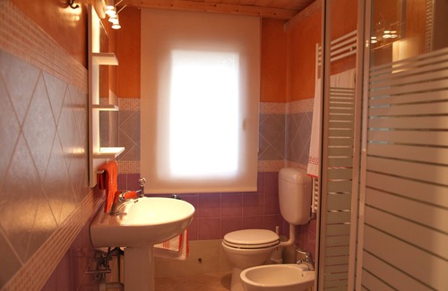 Longare Cama Y Desayuno | Brojo Hill B&B - 2 Double Bedrooms with private baths