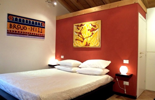 Longare Cama Y Desayuno | Brojo Hill B&B - 2 Double Bedrooms with private baths
