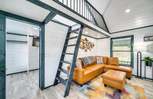 Broken Bow Casa | Broken Bow Cabin with Hot Tub, Fire Pit and Creek View