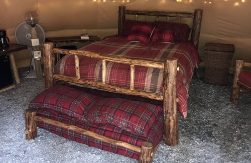 Townsend Alquiler De RV | Broken Tree Tipi Experience MANY MOONS