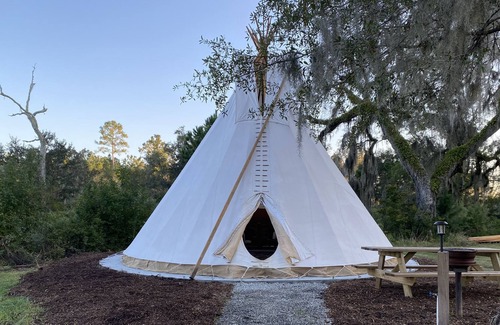 Townsend Alquiler De RV | Broken Tree Tipi Experience WHITE CLOUD