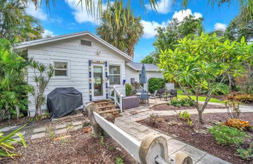 Tarpon River Casa | Bromeliad Bungalow - Downtown Cottage