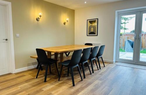 Bacton Casa | Bromholme Cottage Bacton - Sleeps 10, hot tub, close to beach