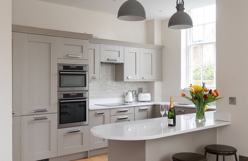 Plaistow and Sundridge Apartamento | Bromley- Exclusively luxurious, high spec 2 bed/2 bath flat on private grounds
