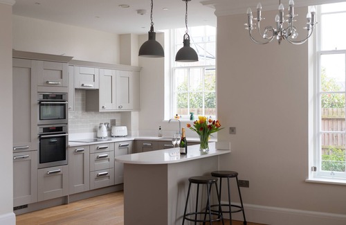Plaistow and Sundridge Apartamento | Bromley- Exclusively luxurious, high spec 2 bed/2 bath flat on private grounds