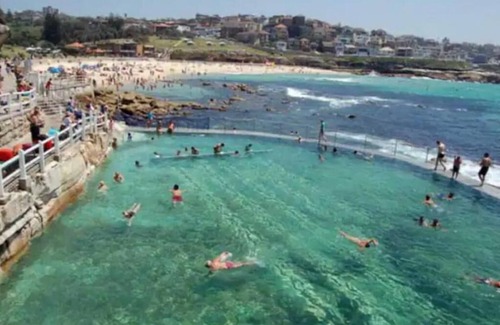Bronte Apartamento | Bronte Beach 2 Storey Apartment With Magnificent Views, Footsteps to the Beach