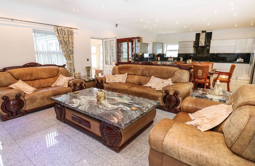 Oakworth Cabaña | BRONTE VIEW HIDEAWAY, character holiday cottage in Oakworth