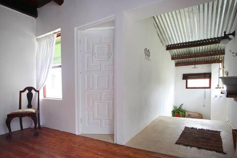 Barrydale Chalet De Esquí | Bronze Grove Farm and Chalets