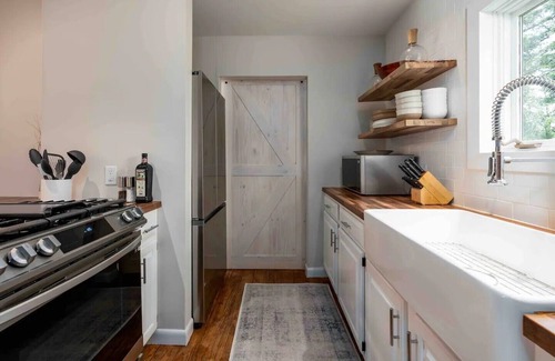 Morrisville Casa | Brook and Pine Retreat w/Sauna Near Stowe VT