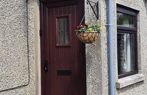 Lisnagunogue Casa | Brook Haven:Traditional Irish Farmhouse