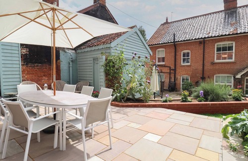 Earl Soham Casa | BROOK HOUSE, pet friendly, character holiday cottage in Framlingham