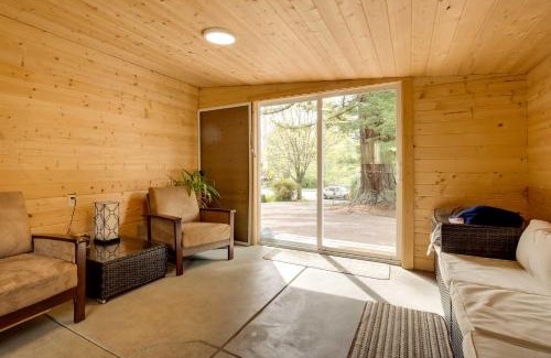 Brookings Casa | Brookings Home with Deck, half Mi to Harris Beach!