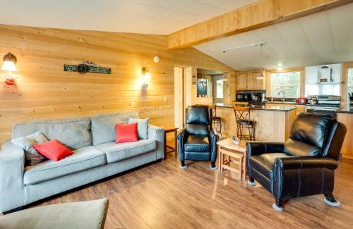 Brookings Casa | Brookings Home with Deck, half Mi to Harris Beach!