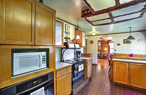 Brookings Casa | Brookings House on 3 Acres, Half Mile to Coast!