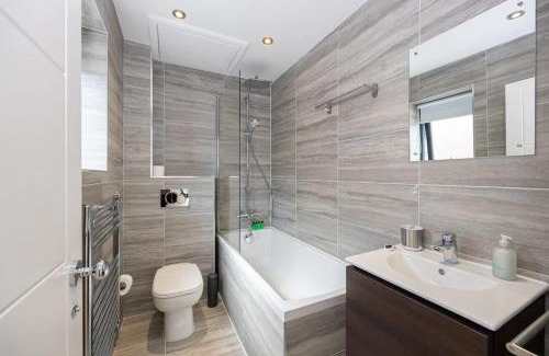 Cheadle Apartamento | Brooklyn Mews-Free Parking-Village Location