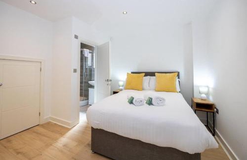 Cheadle Apartamento | Brooklyn Mews-Free Parking-Village Location