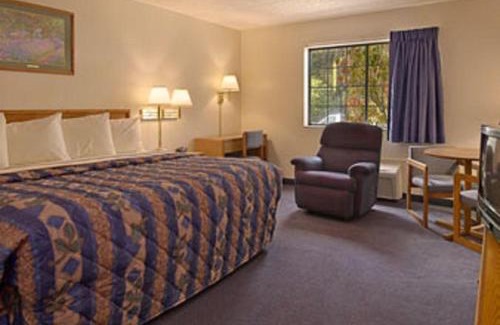 Inez Hotel | Brookshire Inn